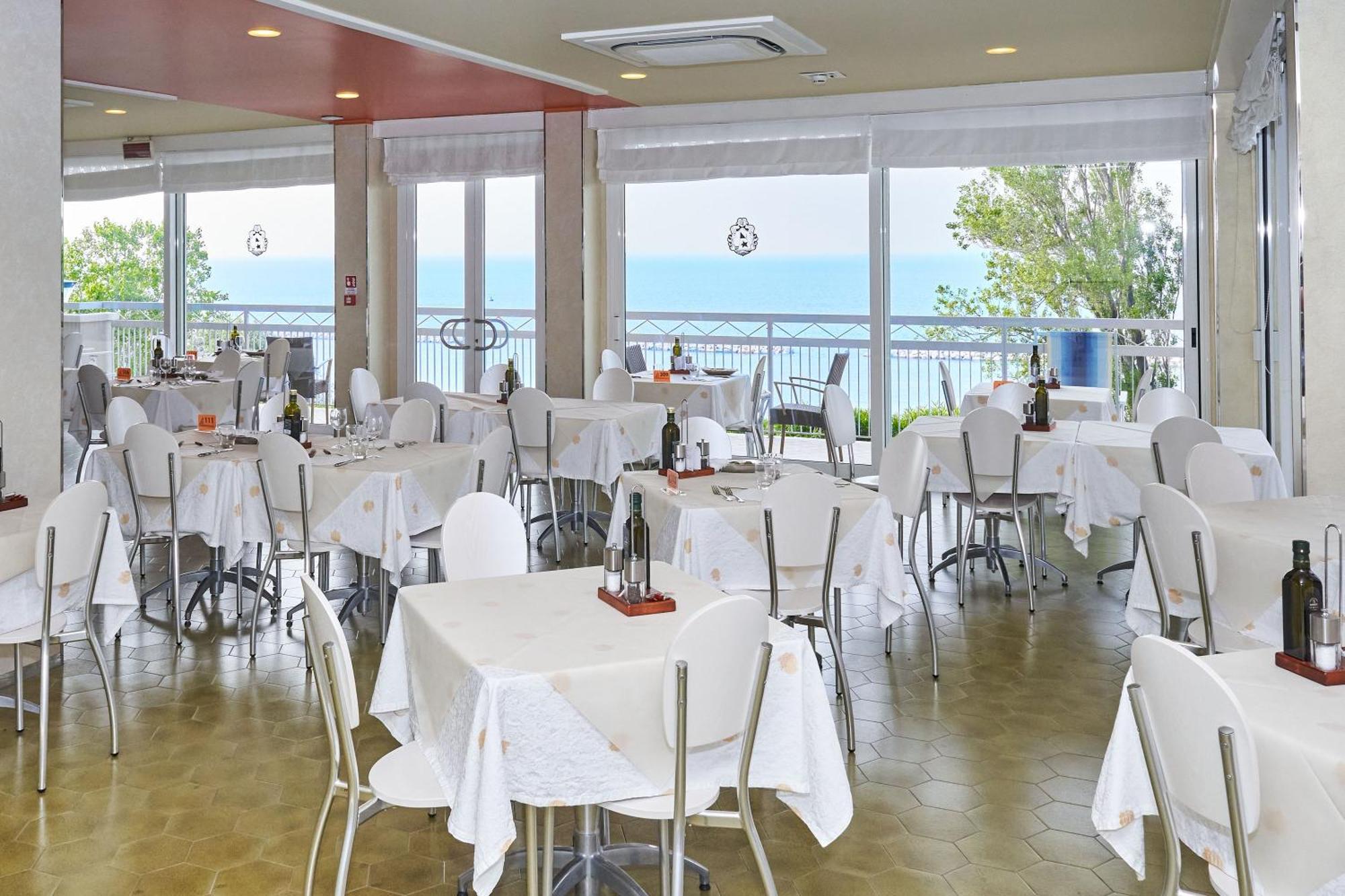 Hotel Palazzi Gabicce Mare Eksteriør billede